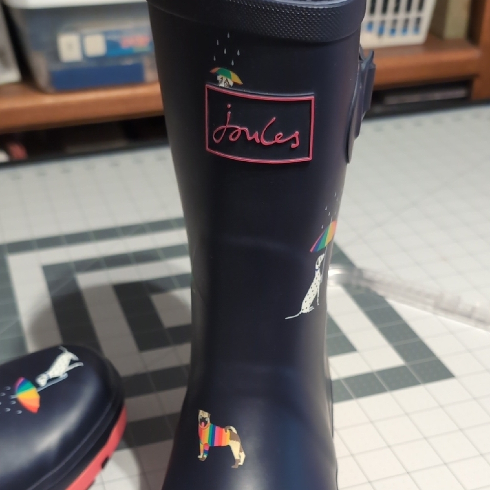 Joules Navy Boots with Vibrant Animal Designs - Picture 5 of 6